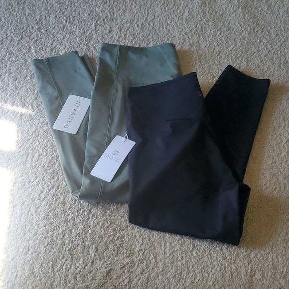 Women's Leggings Bundle (XL) - Picture 2 of 6